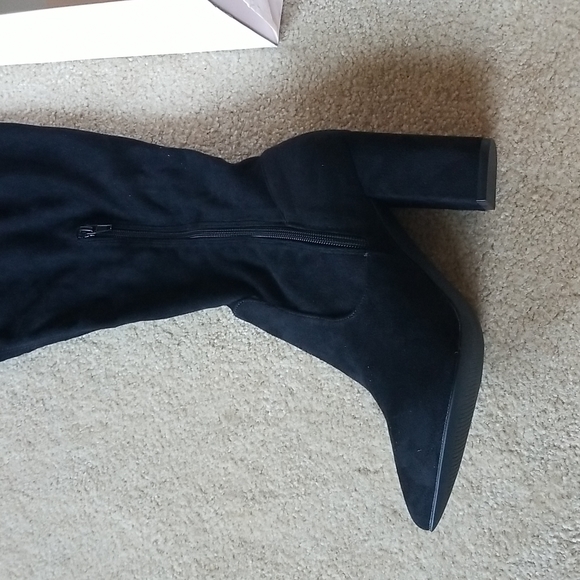 New In Box Heeled Lace Boots - Picture 2 of 9